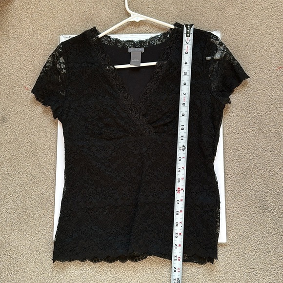 2/$25: Ann Taylor Lace V-Neck Top - Picture 7 of 8